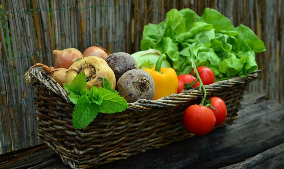 What are the benefits of eating healthy food?